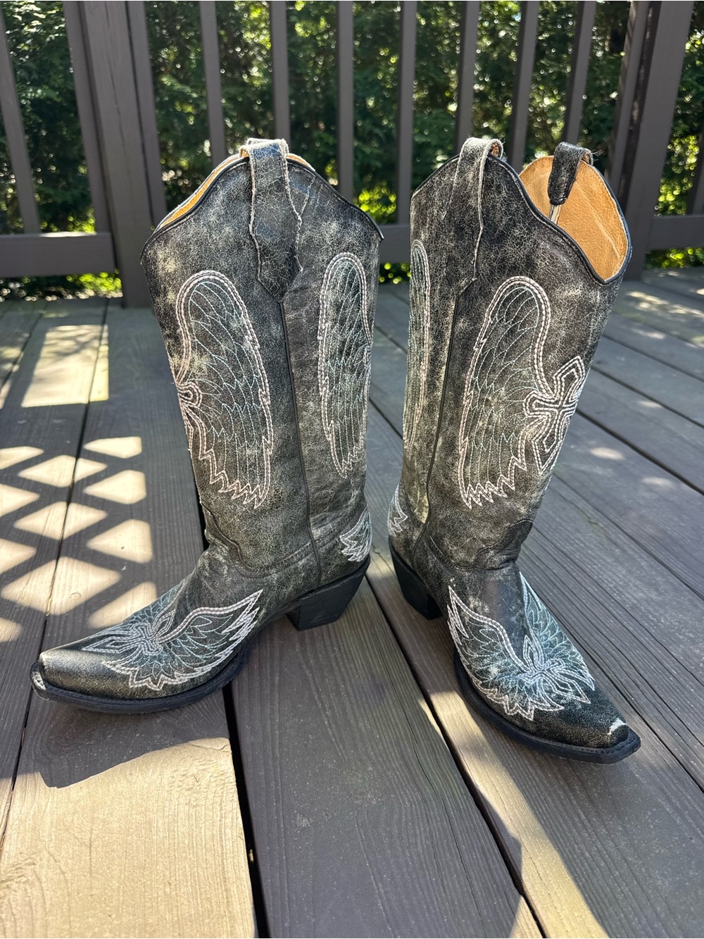 Distressed Blue and Gray Western Cowgirl Boots with Angel Wing Embroidery - Picture 2 of 7